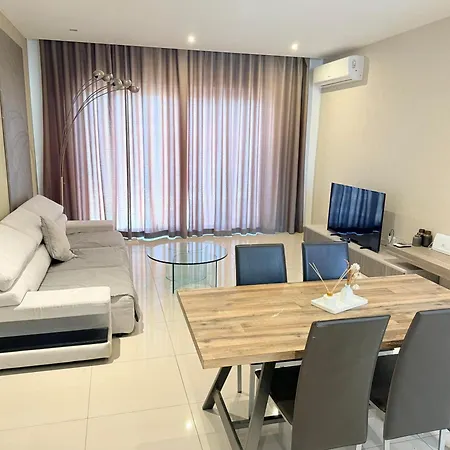 1 Palm Penthouse - Seaview