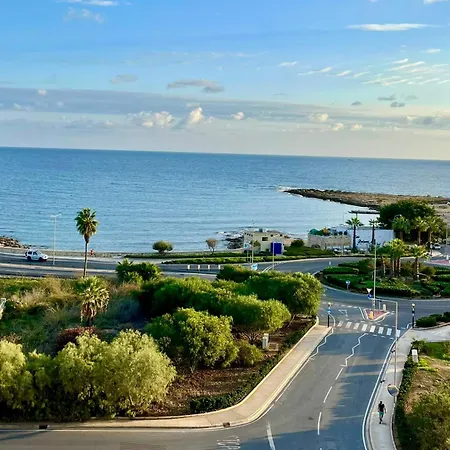 1 Palm Penthouse - Seaview * セント・ポールズ・ベイ