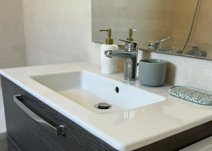 1 Palm Penthouse - Seaview Appartamento St. Paul's Bay