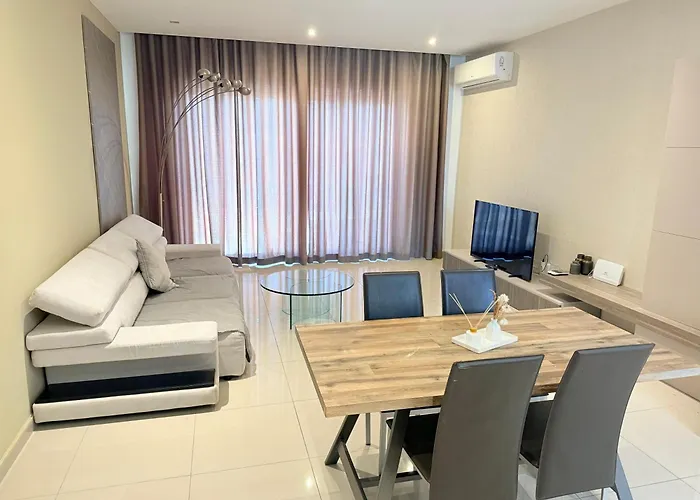 1 Palm Penthouse - Seaview