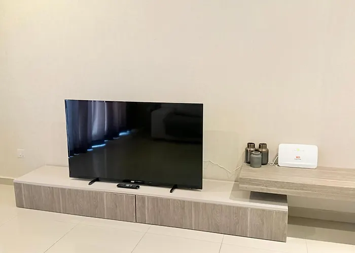 1 Palm Penthouse - Seaview * St. Paul's Bay